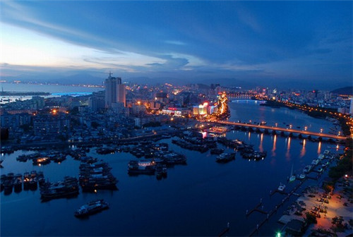 装修新柜子如何擦漆（新房柜子怎么擦会干净）