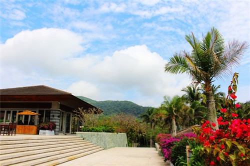 遇见本命年该怎么办女生（本命年遇到自己喜欢的人好不好）