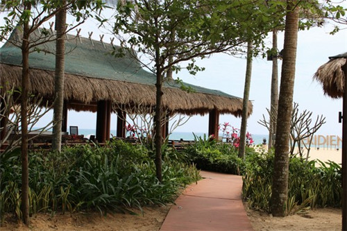 女友不带包包怎么办（不拿包包的女生）